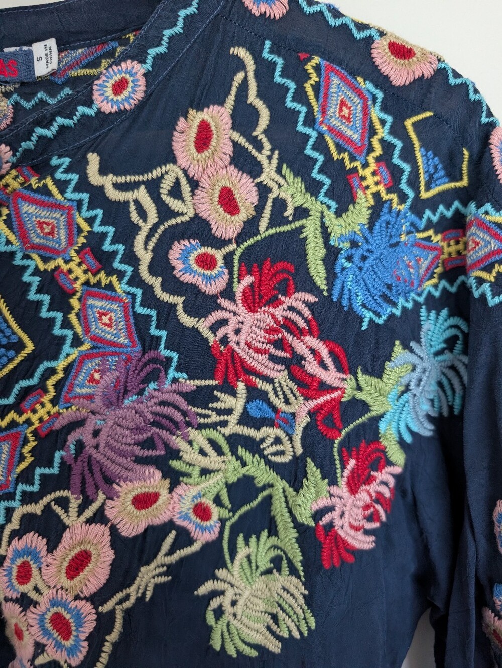 Johnny Was Blouse Women Blue Sz S Tuscany Night Embroidered Oversized Button-Up - Picture 5 of 12